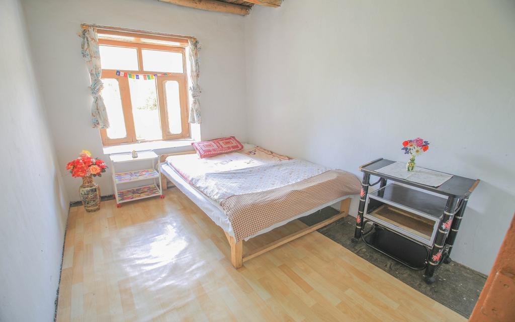 Tsetan Guest House Leh Bagian luar foto