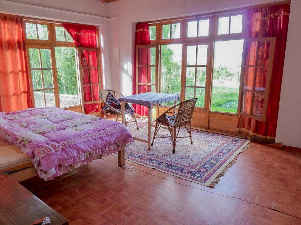 Tsetan Guest House Leh Bagian luar foto